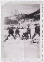 Ligne Maginot - 73° Bataillon Alpin de Forteresse (73° BAF) - Évacuation d'un blessé en traineau