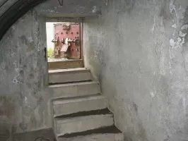 Ligne Maginot - COLOMBIER - ROCHER LE TRUC - (Blockhaus pour arme infanterie) - L'accés et la porte blindée