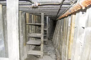 Ligne Maginot - LARCHE (L) - (Ouvrage d'infanterie) - Éboulement du couloir principal en dortoir; 2010