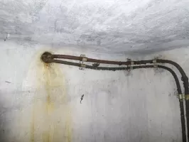 Ligne Maginot - COL DE SEGRA - (Chambre de coupure) - Arrivée ou départ des câbles côté nord