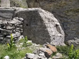 Ligne Maginot - PA 2018 - (Blockhaus pour arme infanterie) - Le créneau Sud-Est près de l'entrée