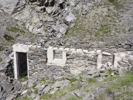 Ligne Maginot - COL DE CRISTOL (1° CM / 82° BAF) - (PC) - Les ruines d'un casernement près de la porte de Cristol