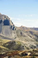 Ligne Maginot - COL DE GRANON - (Ouvrage d'infanterie) - L'ouvrage en bas à droite.
Au milieu la piste militaire vers les forts de Lenlon et Olive. Lenlon est visible en haut