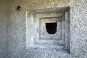 Ligne Maginot - COL DE GRANON - (Ouvrage d'infanterie) - Bloc 1
Le créneau