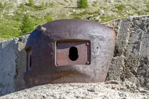 Ligne Maginot - COL DE GRANON - (Ouvrage d'infanterie) - Bloc 3
Cloche observatoire par éléments type Normal