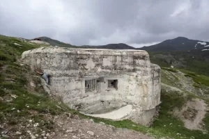 Ligne Maginot - COL DE GRANON - (Ouvrage d'infanterie) - Bloc 3
Le bloc avec le bloc 4 au second plan