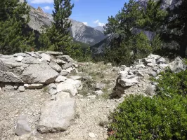 Ligne Maginot - COL DE L'ECHELLE 1 - (Blockhaus pour arme infanterie) - Un encuvement en pierre sur le plateau rocheux ; observatoire ?