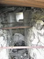 Ligne Maginot - COL DE L'OULE 2 - (Blockhaus pour arme infanterie) - Curieux système de suspension au plafond de l'entrée 
