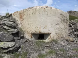 Ligne Maginot - CRETE CIBIERES-GRANON A - (Blockhaus pour arme infanterie) - La forme spécifique des créneaux
