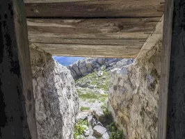 Ligne Maginot - CRETE CIBIERES-GRANON B - (Blockhaus pour arme infanterie) - L'entrée du blockhaus