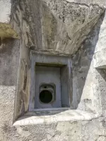 Ligne Maginot - SAPEY - (Ouvrage d'artillerie) - Bloc 4
L'un des deux créneaux de 75 mle 29