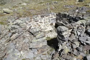 Ligne Maginot - LES CIBIERES - COL DE L'OULE 3 - (Blockhaus pour arme infanterie) - Les ruines de l'abri. 
