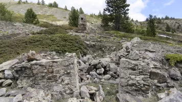 Ligne Maginot - MAISON CANTONIERE ST JOSEPH (82° BAF - PC DE GUERRE) - (PC de Quartier) - Restes d'un abri à proximité de la maison cantonnière 