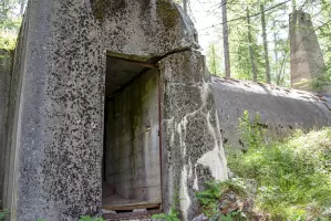 Ligne Maginot - BOIS DE SESTRIERES 9 - (Abri) - Entrée gauche de l'abri