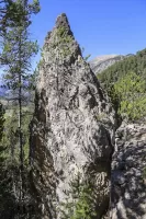 Ligne Maginot - CLOT DU POIN 2 - (Blockhaus pour arme infanterie) - Le bloc est abrité par le rocher