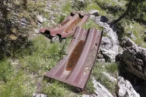 Ligne Maginot - CRETE DE LA PINEE 4 - (Abri) - Les tôles sont en attente en contrebas