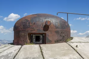 Ligne Maginot - JANUS - (Ouvrage d'artillerie) - Bloc 4
Cloche GFM.
Noter l'inscription C2-6