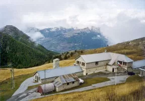 Ligne Maginot - GONDRAN A - (Ouvrage d'infanterie) - Le refuge des Gondrans ou Poste Adjudant-Chef Kubler: ancienne caserne modernisée avec 2 dortoirs annexés