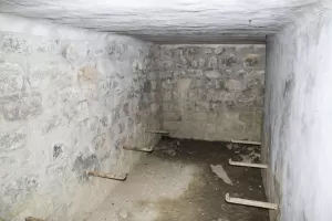 Ligne Maginot - GONDRANS - ABRI 5 - L'unique salle de l'abri. 