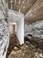 Ligne Maginot - DACHSECK 1 - (Blockhaus pour canon) - La partie annexe et la caponnière en moellons maçonnés
Au fond le blockhaus pour canon antichar