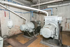 Ligne Maginot - SAINT OURS BAS (SOB) - (Ouvrage d'infanterie) - Usine électrique
Moteurs SMIM dépecés