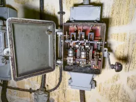 Ligne Maginot - SAINT OURS BAS (SOB) - (Ouvrage d'infanterie) - Intérieur d'un boitier d'enclenchement