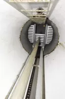 Ligne Maginot - BOIS DU FOUR - A5 - (Ouvrage d'infanterie) - Chambre de tir Ouest 
Puits de cloche GFM
Vue du plateau mobile