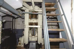 Ligne Maginot - BOIS DU FOUR - A5 - (Ouvrage d'infanterie) - Tourelle de mitrailleuses
Étage inférieur