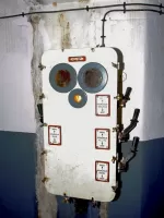 Ligne Maginot - BOIS DU FOUR - A5 - (Ouvrage d'infanterie) - Tourelle de mitrailleuses
Étage inférieur
Armoire électrique étanche de commande