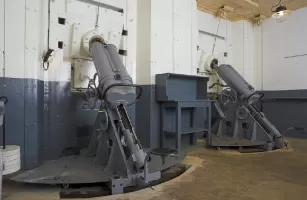 Ligne Maginot - BOIS DU FOUR - A5 - (Ouvrage d'infanterie) - Chambre de tir mortier Est
Mortiers de 81 mm mle 32