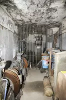Ligne Maginot - SAINT OURS HAUT (SOH) - (Ouvrage d'artillerie) - Hall de déchargement.
Au fond, la cellule HT. Devant, deux moteurs SMIM récupérés dans les abris de FONTVIVE et de SAINT OURS