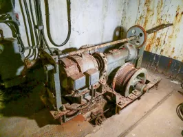 Ligne Maginot - SAINT OURS HAUT (SOH) - (Ouvrage d'artillerie) - Bloc 1  
Plan incliné
Le mécanisme du treuil