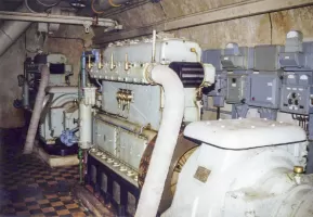 Ligne Maginot - SAINT OURS HAUT (SOH) - (Ouvrage d'artillerie) - L'usine électrique de l'ouvrage avec ses deux groupes électrogènes à moteurs Renault de 77 CV