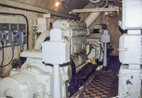 Ligne Maginot - SAINT OURS HAUT (SOH) - (Ouvrage d'artillerie) - L'usine électrique de l'ouvrage avec ses deux groupes électrogènes à moteurs Renault de 77 CV