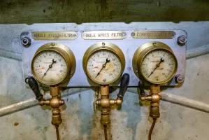 Ligne Maginot - SAINT OURS HAUT (SOH) - (Ouvrage d'artillerie) - Usine électrique
Détail d'un des deux moteurs Renault
