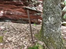 Ligne Maginot - BIESENBERG - OBS AVANCé - (Observatoire d'artillerie) - Rocher sommital
Poteau à barbelés