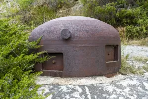 Ligne Maginot - SAINT OURS HAUT (SOH) - (Ouvrage d'artillerie) - Bloc 4
La cloche GFM avec ses créneaux décalés