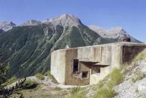 Ligne Maginot - SAINT OURS HAUT (SOH) - (Ouvrage d'artillerie) - Bloc 5
Chambre de tir pour JM vers le chemin de Viraysse.