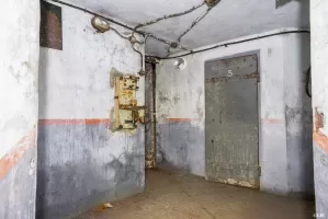 Ligne Maginot - SAINT OURS HAUT (SOH) - (Ouvrage d'artillerie) - Bloc 5
Local de préparation des munitions du mortier de 81