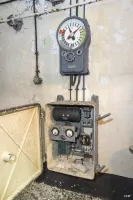 Ligne Maginot - SAINT OURS HAUT (SOH) - (Ouvrage d'artillerie) - Bloc 5
Transmetteur d'ordres Saint-Chamond-Granat et son boitier d'alimentation