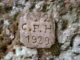 Ligne Maginot - WALDECK - (Observatoire d'artillerie) - Cartouche 'C.F.H 1939' dans le passage vers l'observatoire