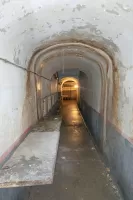 Ligne Maginot - SAINT OURS HAUT (SOH) - (Ouvrage d'artillerie) - Casernement
Galerie avec les tables rabattables