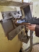 Ligne Maginot - FRESSINEA (FA) - (Ouvrage d'infanterie) - Bloc 3
Créneau FM de flanquement de la façade, incliné pour atteindre le fossé diamant.