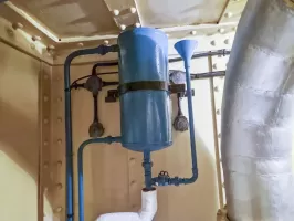 Ligne Maginot - FRESSINEA (FA) - (Ouvrage d'infanterie) - Local radio
Vase d'expansion pour le chauffage.