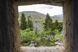 Ligne Maginot - LES AITTES - (Ouvrage d'infanterie) - Bloc 4 
Vue à travers le créneau