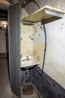 Ligne Maginot - LES AITTES - (Ouvrage d'infanterie) - Lavabo dans la chambre officier