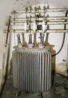 Ligne Maginot - Les AITTES - (Ouvrage d'infanterie) - Alimentation par réseau civil du temps de paix.
Arrivée du câble extérieur et transformateur