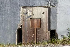 Ligne Maginot - MONTGENEVRE (BARRAGE RAPIDE) - (Blockhaus pour arme infanterie) - Plaque de passage de la barrière