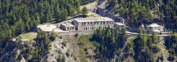Ligne Maginot - ROCHE LA CROIX (RLC) - (Ouvrage d'artillerie) - L'ensemble de l'ouvrage vu de la Tête de Platasse