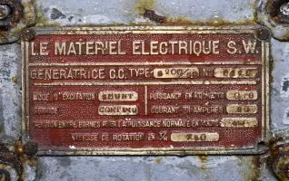 Ligne Maginot - ROCHE LA CROIX (RLC) - (Ouvrage d'artillerie) - Plaque de constructeur de la génératrice SW